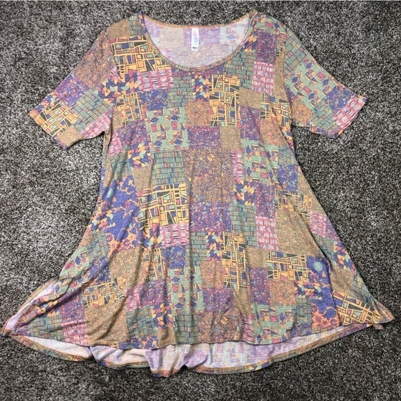 LuLaRoe Women’s Patchwork Perfect Tee Size Small - Picture 1 of 4